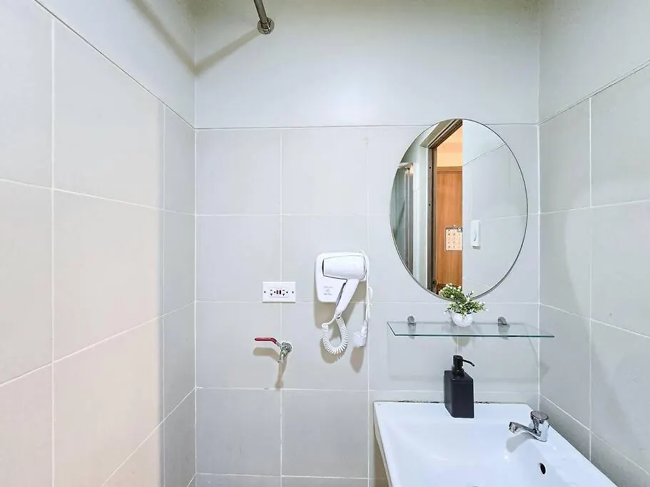 Apartment 1Br Unit Condotel W/ Balcony Fame Residences -Fm22 Manila Philippines