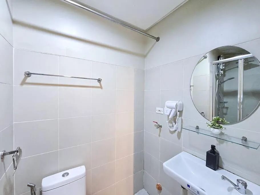 1Br Unit Condotel W/ Balcony Fame Residences -Fm22 Manila Apartment